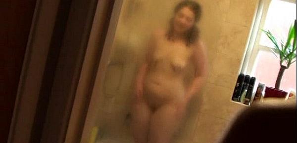  Shemale Nicole Montero plays with a girl in the shower
